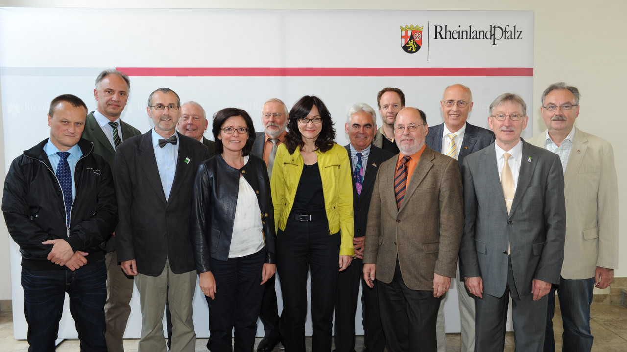 Ministerpräsidentin Malu Dreyer und die Chefin der Staatskanzlei, Jaqueline Kraege, haben sich mit den Spitzen der in Rheinland-Pfalz anerkannten Naturschutzverbände getroffen. Bild: Kristina Schäfer