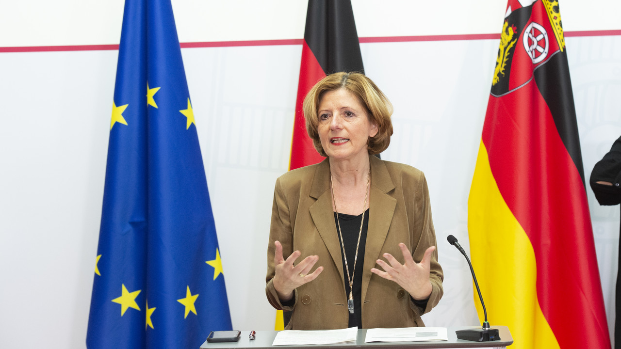 Ministerpräsidentin Malu Dreyer nach dem Treffen der Regierungschefs und Regierungschefinnen mit Bundeskanzler Olaf Scholz.