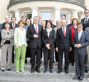 Gruppenfoto vom Treffen des Ministerrats in den Kirchenleitungen der Evangelischen Kirchen in Rheinland-Pfalz; Bild: Sämmer / © Staatskanzlei