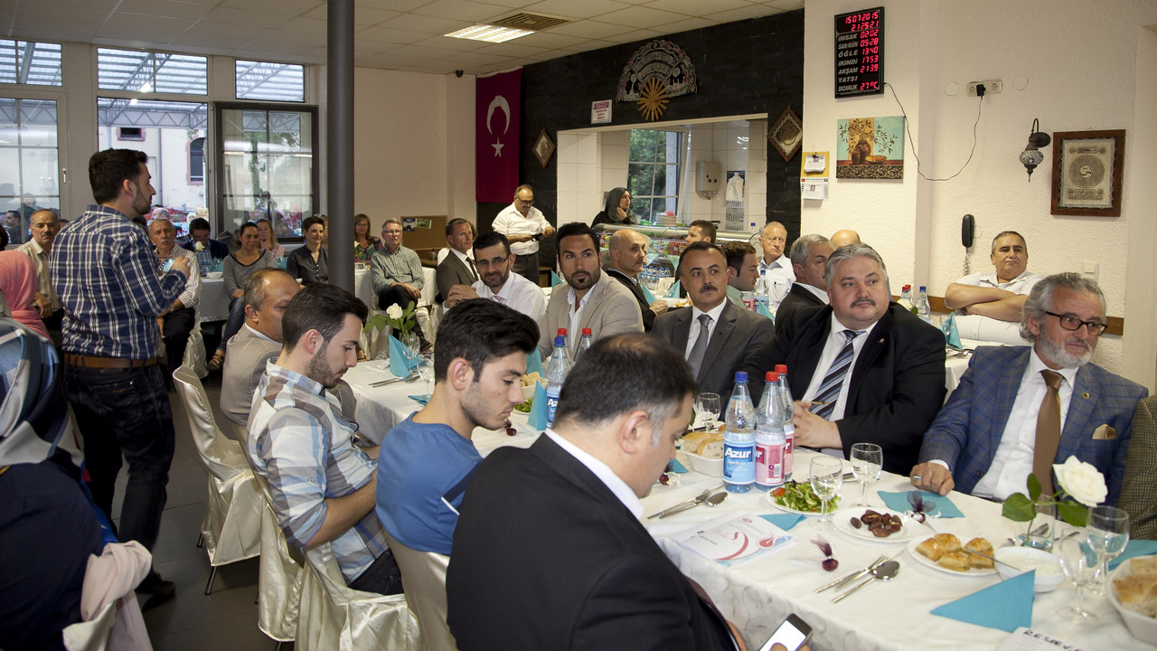 Ministerpräsidentin Malu Dreyer zu Gast beim Fastenbrechen (Iftar) in der Yunus Emre Moschee in Mainz auf Einladung des rheinland-pfälzischen DITIB Landesverbandes