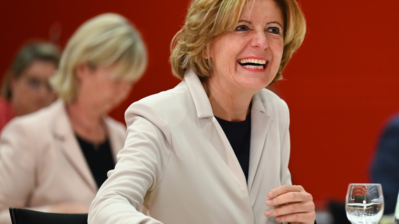Rede von Ministerpräsidentin Malu Dreyer zur ersten Beratung über das Landeshaushaltsgesetz 2021 Rede von Ministerpräsidentin Malu Dreyer zur ersten Beratung über das Landeshaushaltsgesetz 2021