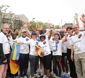 Gruppenbild der Staffel nach dem Zieleinlauf; Bild: Schäfer / © Staatskanzlei