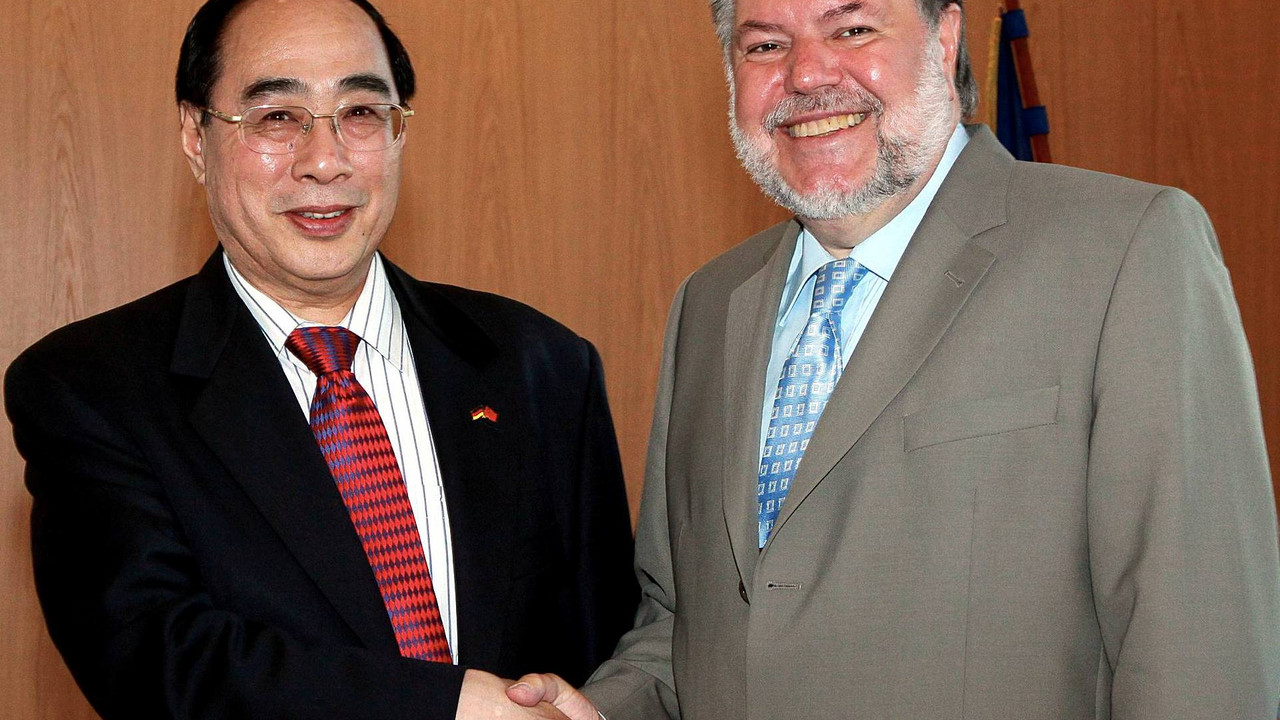 Botschafter Wu und Ministerpräsident Kurt Beck; Bild: Sämmer