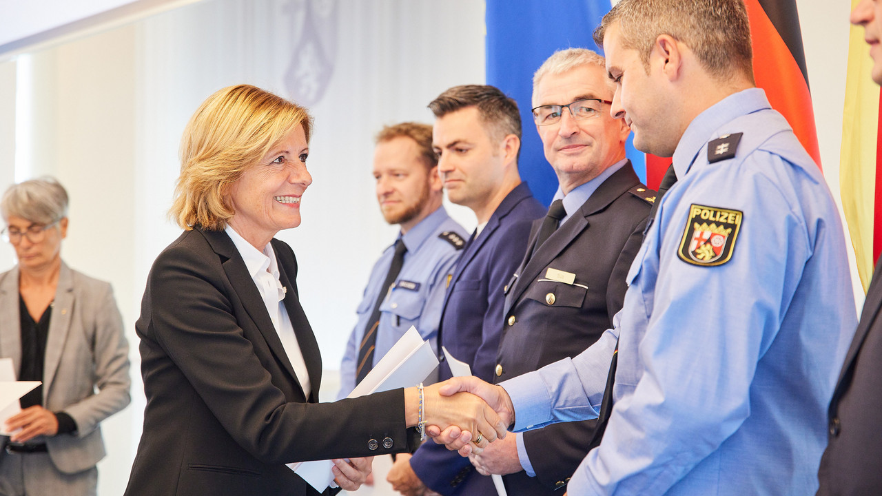 Verleihung der Fluthilfemedaille