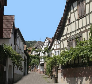 Winzergasse in Gleiszellen-Gleishorbach; Bild: Tourismusverein Südliche Weinstraße
