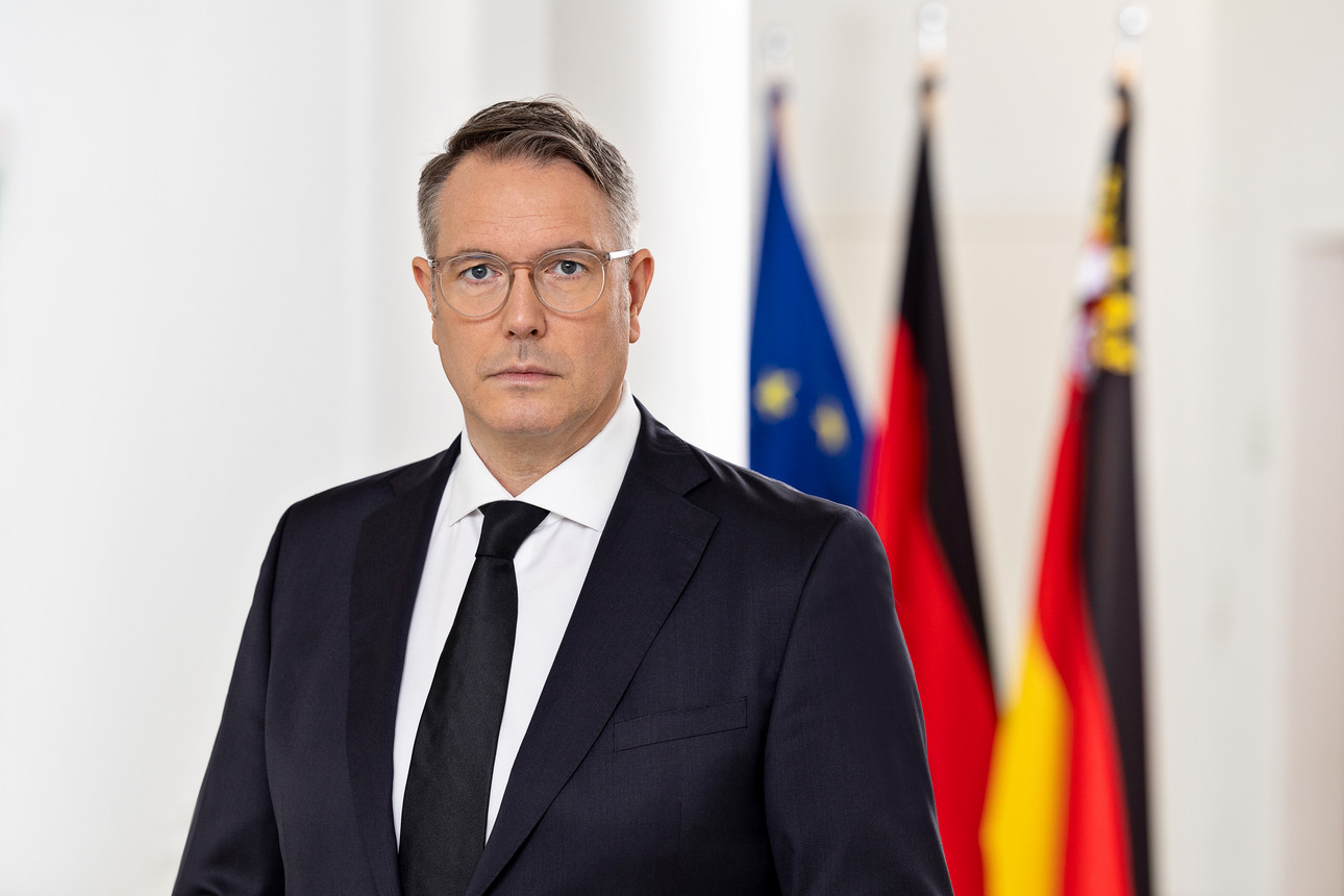 Alexander_Schweitzer_004.jpg Porträtfoto Ministerpräsident Alexander Schweitzer