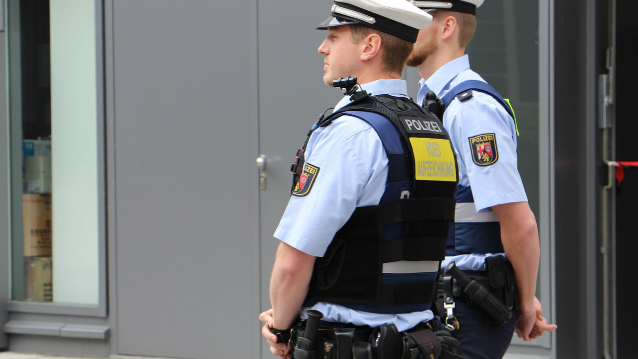 Polizist mit Bodycam