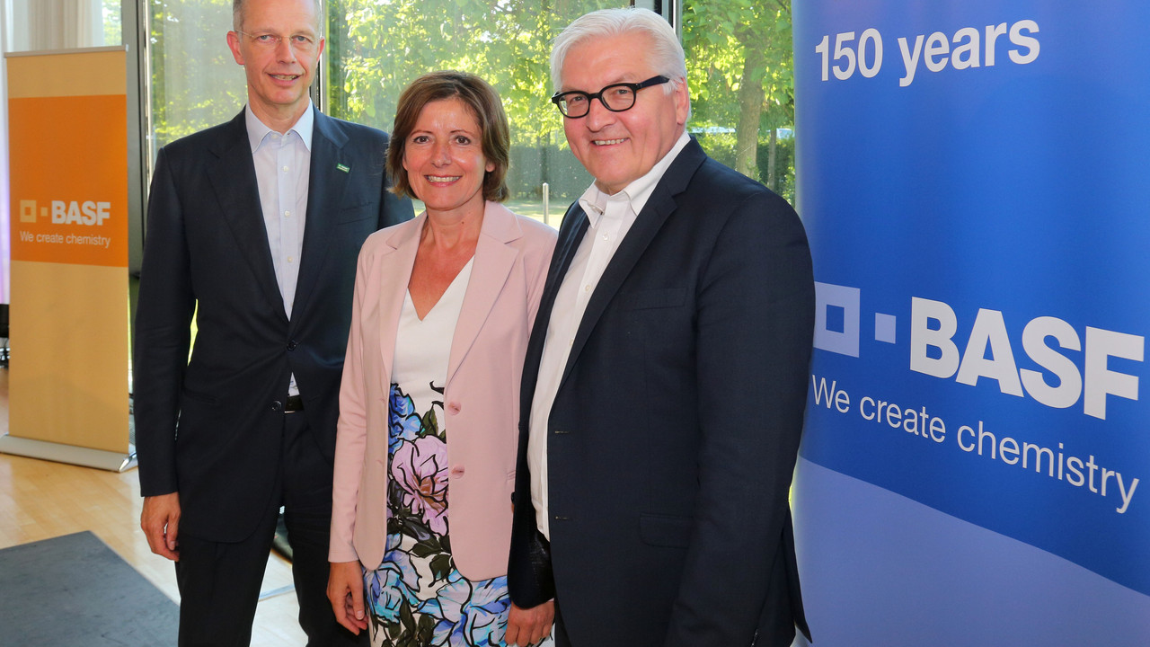 Ministerpräsidentin Malu Dreyer mit Kurt Bock, dem Vorstandsvorsitzenden der BASF SE, und Bundesaußenminister Frank-Walter Steinmeier.