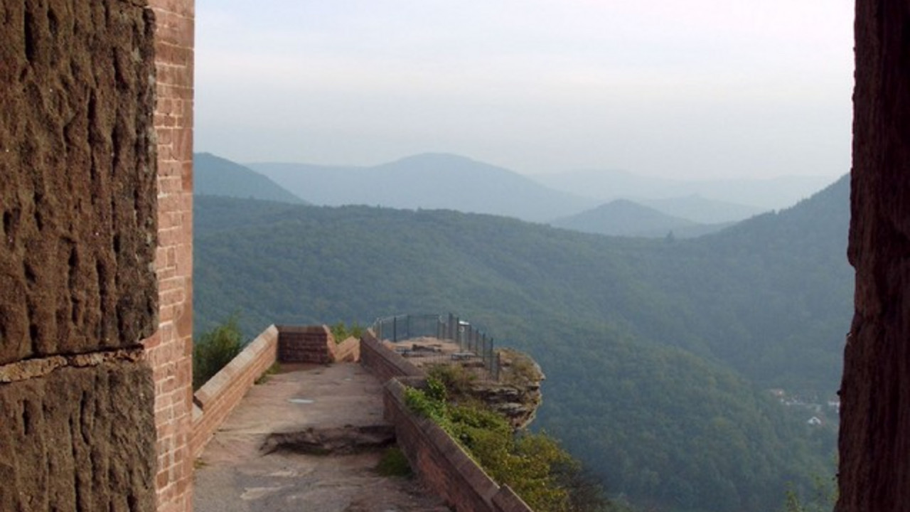 Die Burg Trifels gehört zu den Spielstätten der Reihe "Musik in Burgen und Schlössern"; Bild: RLP Tourismus