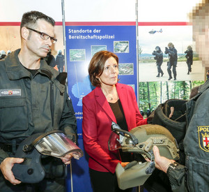 Ministerpräsidentin Malu Dreyer trifft Spezialeinheiten der Polizei