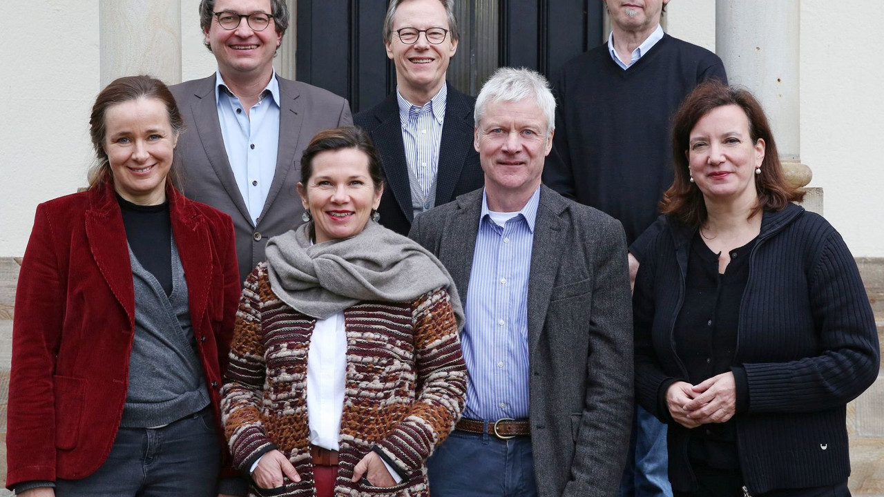 Jury-Mitglieder (v.l.n.r.): Professor Alexander Hülshoff, Prof. Jacek Klimkiewicz, Walter Reiter, Erica Leroux (Korrepetitorin), Heike Arend, Prof. Frank Lloyd und Prof. Angelika Merkle