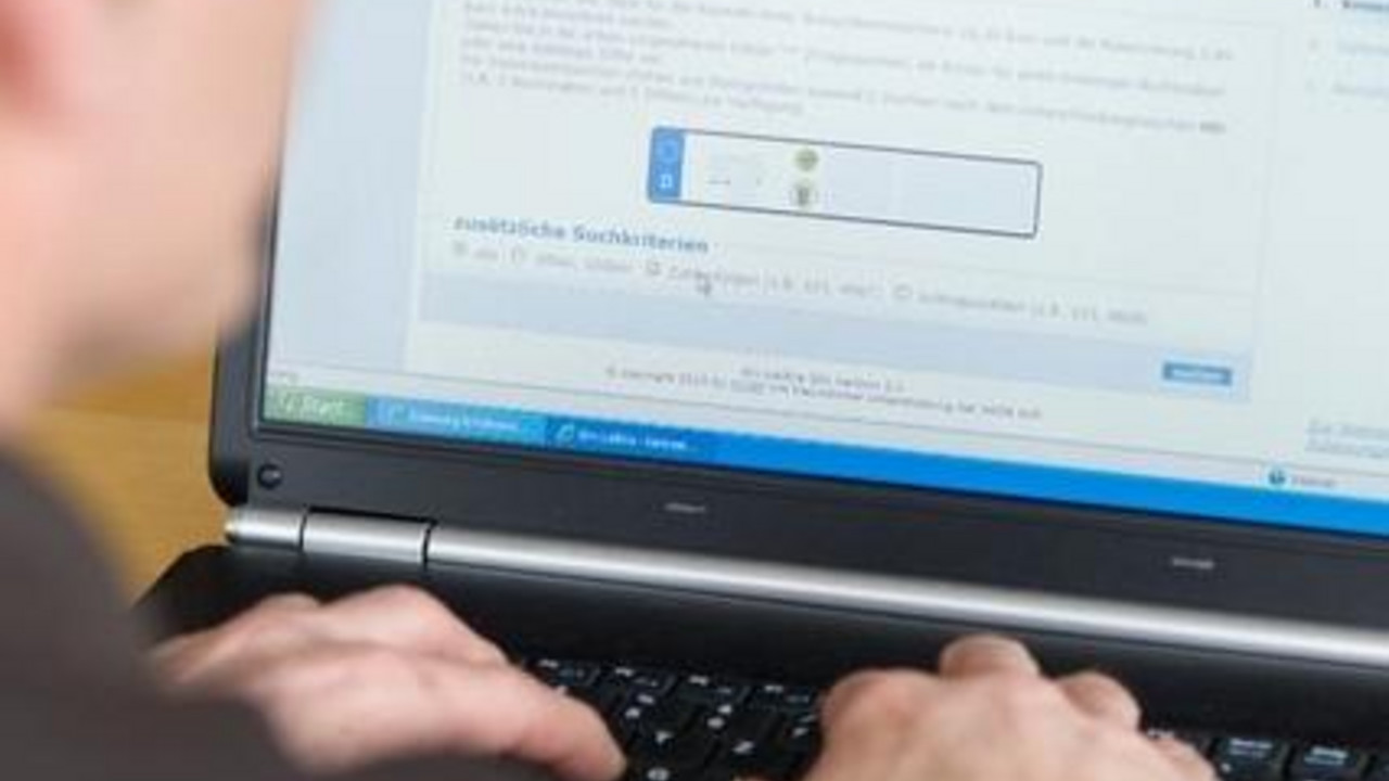 Online KFZ-Zulassung; Bild: dpa Archiv