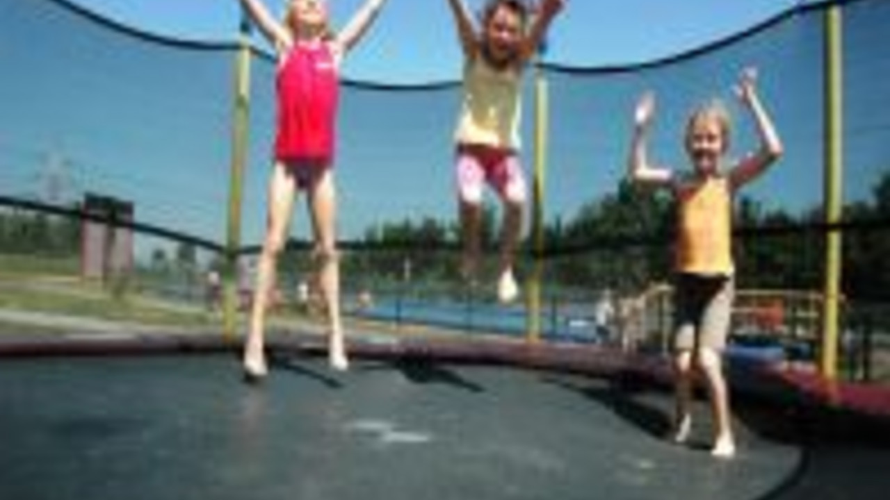Kinder im Tolli Park