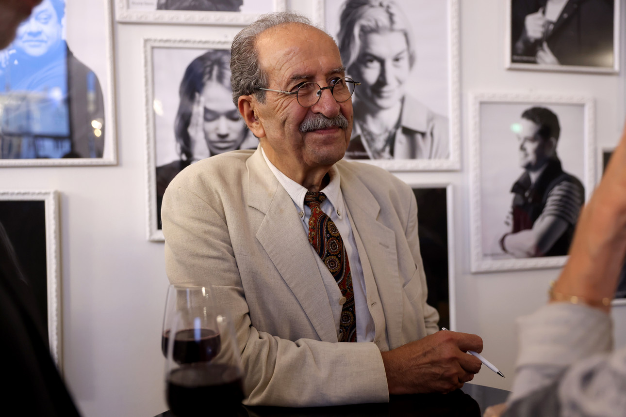 Ministerpräsidentin Malu Dreyer zeichnet den deutsch-syrischen Schriftsteller Rafik Schami mit der Carl-Zuckmayer-Medaille aus.