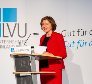 Ministerpräsidentin Malu Dreyer bei ihrer Rede anlässlich des Wechsels des Hauptgeschäftsführers der LVU