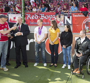 Gratulation in Kaiserslautern; Bild: Agentur view