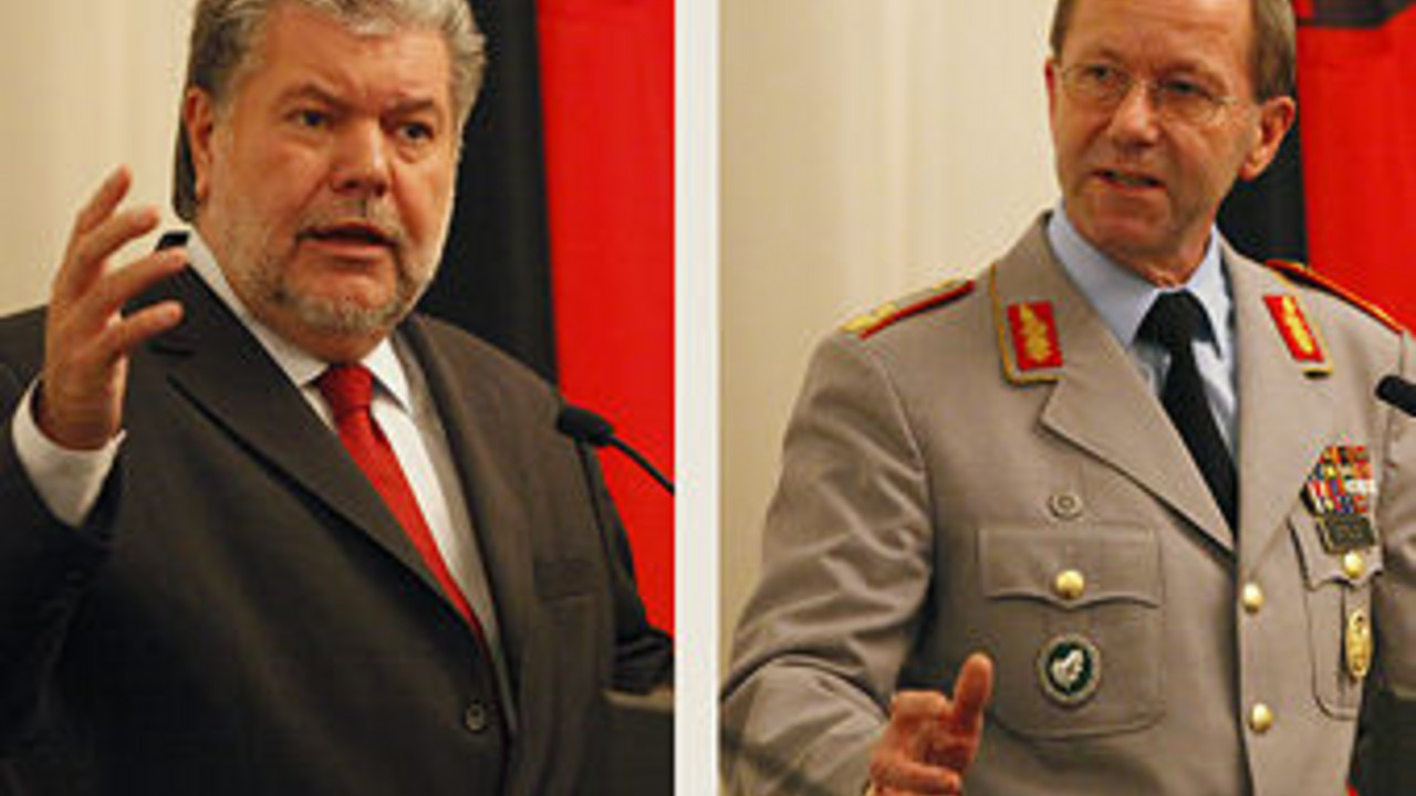 Ministerpräsident Beck und Generalmajor Stelz; Bild: Bauer