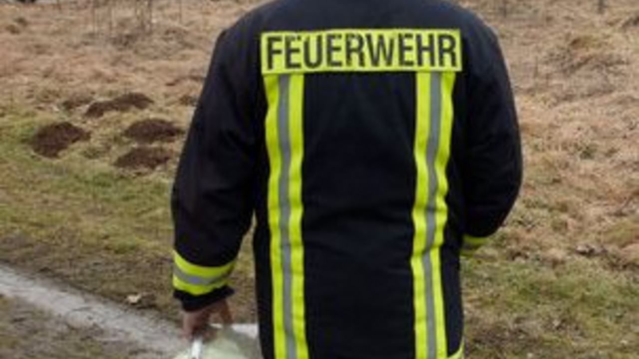 Feuerwehrmann im Einsatz; Bild: dpa