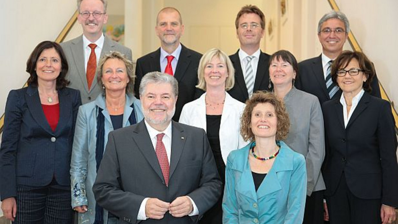 Beck mit dem neuen Kabinett; Bild: Piel