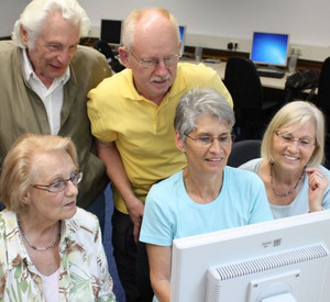 Engagierte Senioren am Computer; Bild: rlp-Archiv