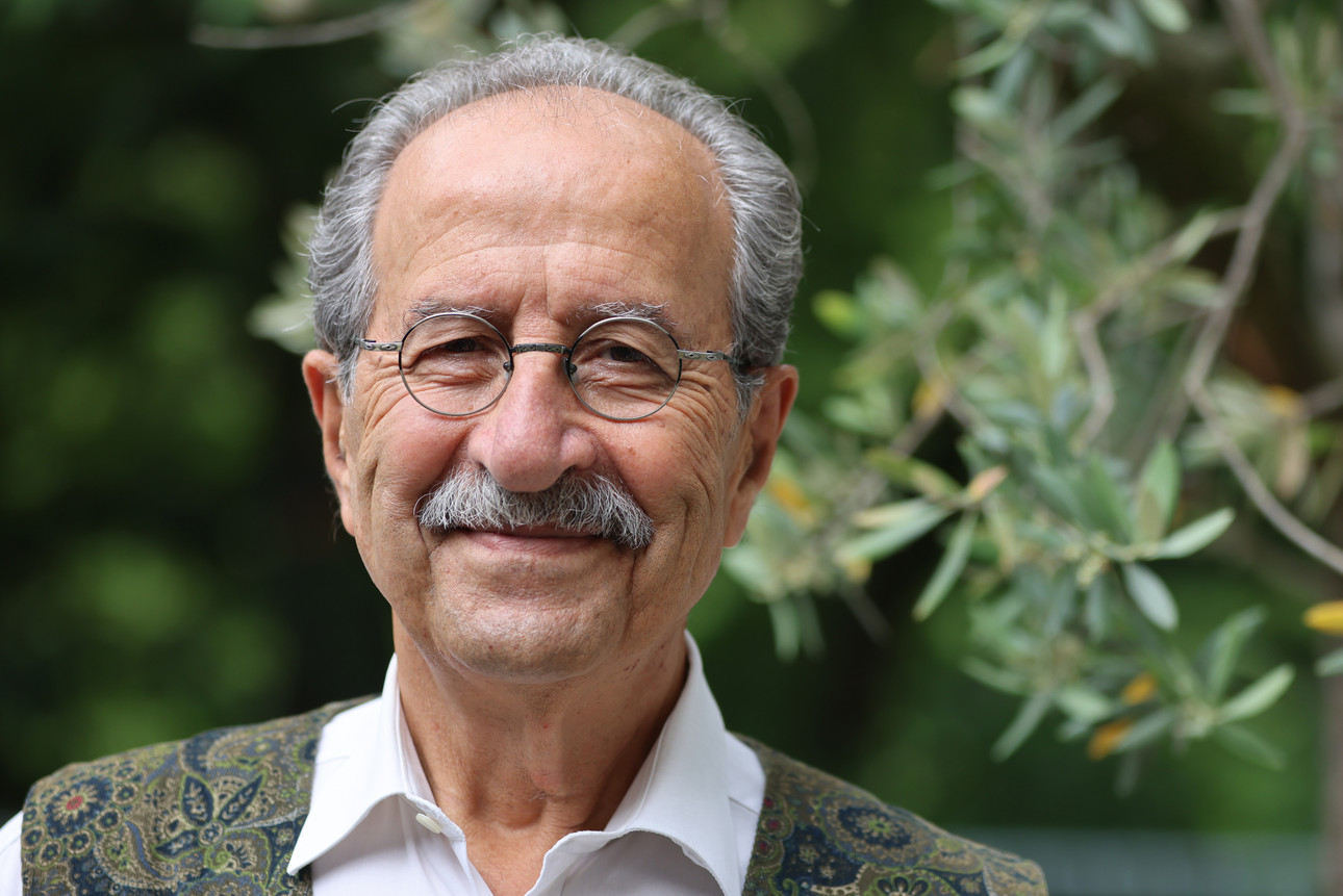 Ministerpräsidentin Malu Dreyer zeichnet den deutsch-syrischen Schriftsteller Rafik Schami mit der Carl-Zuckmayer-Medaille aus.