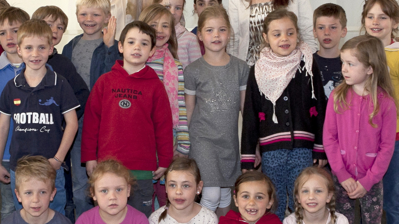 Ministerpräsidentin Malu Dreyer und Mainzer Grundschulkinder am Welttag des Buches zum Thema Afrika. Fotos: Pipprich © Staatskanzlei RLP