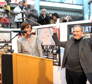 Ministerpräsidentin Malu Dreyer mit Edgar Reitz bei der Premiere des Spielfilmzyklus "Heimat. Eine deutsche Chronik".