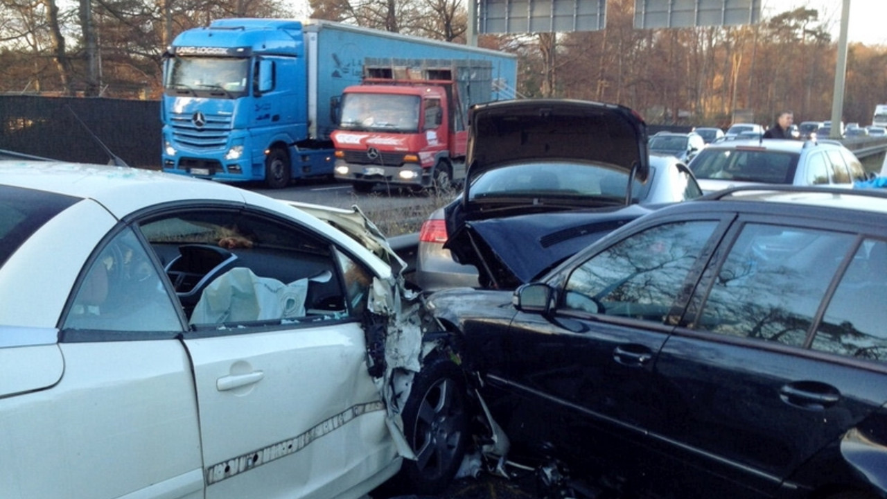 Massenkarambolage auf der Autobahn 6 bei Kaiserslautern