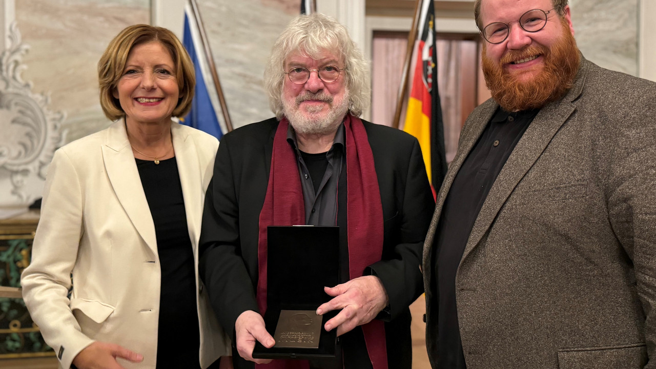 Joachim Reidenbach mit der Peter-Cornelius-Plakette ausgezeichnet