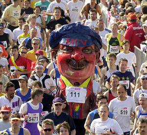 Läufer beim Gutenberg-Marathon in Mainz; Bild: dpa-Archiv