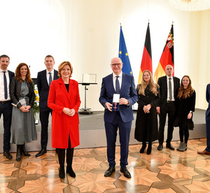 Verleihung des Bundesverdienstordens an Hans-Georg Schnücker