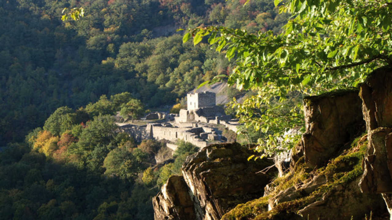 Seitlicher Blick auf die Schmidtburg im Soonwald; Bild: Soonwald-Nahe GmbH