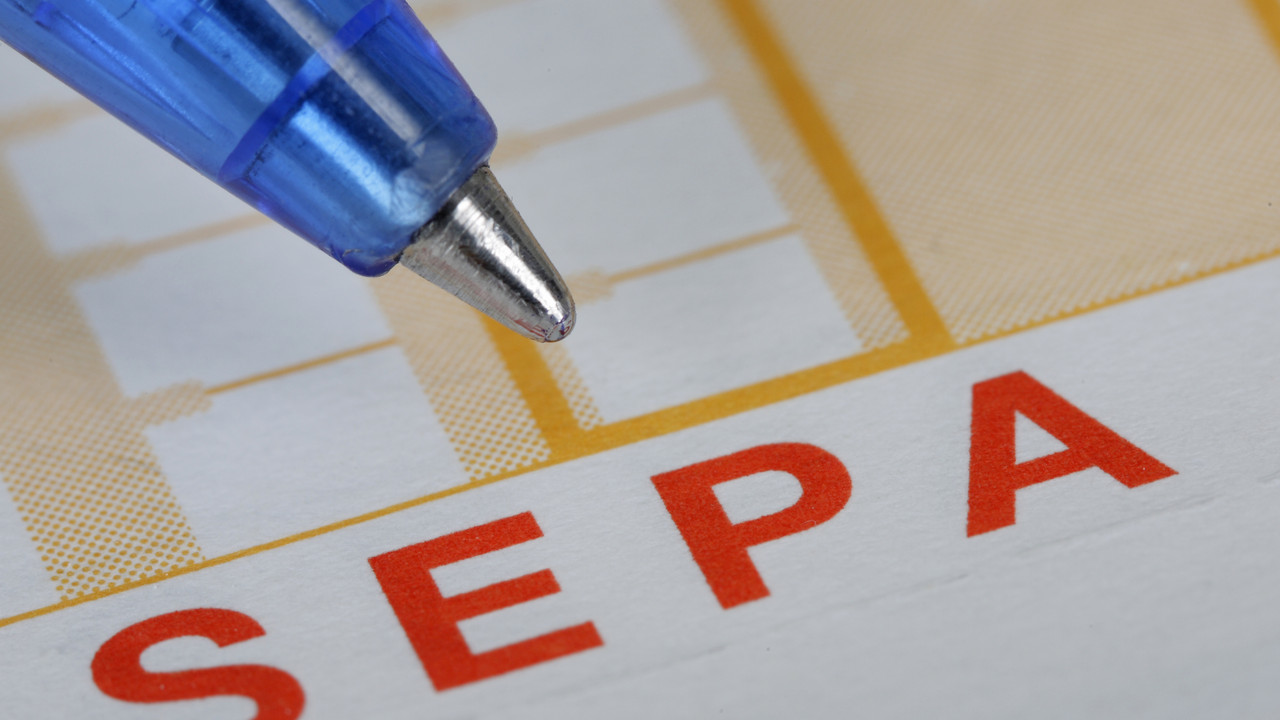 Überweisungsträger mit der Aufschrift SEPA; Bild: dpa