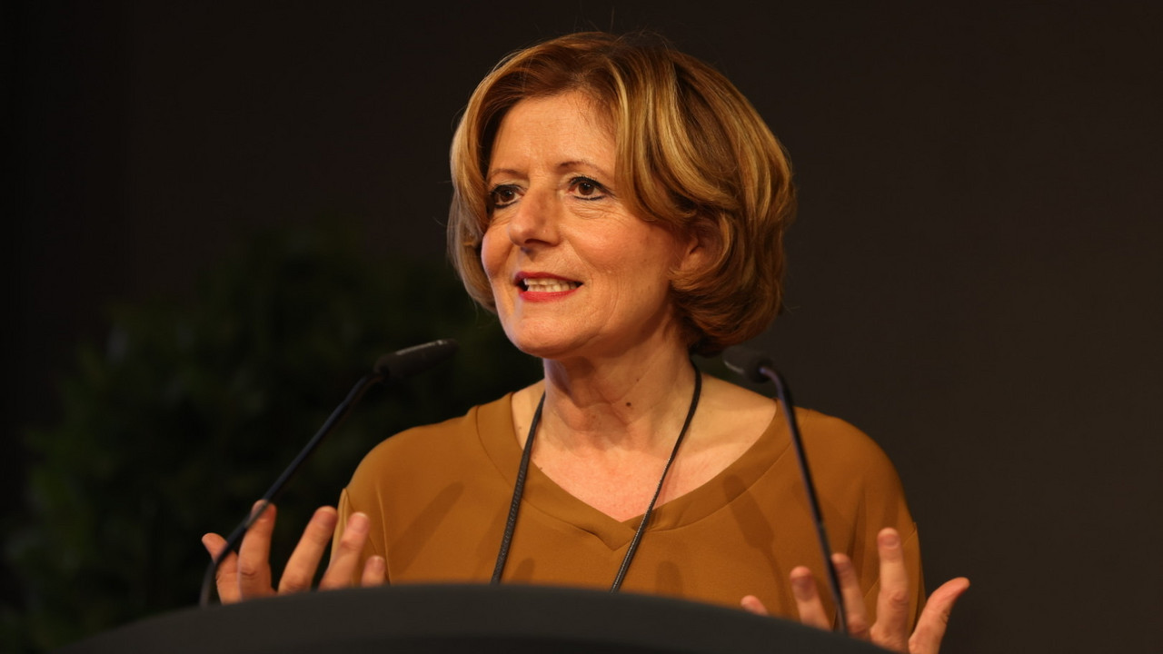 Ministerpräsidentin Malu Dreyer bei Auftaktveranstaltung zu "Schule der Zukunft"