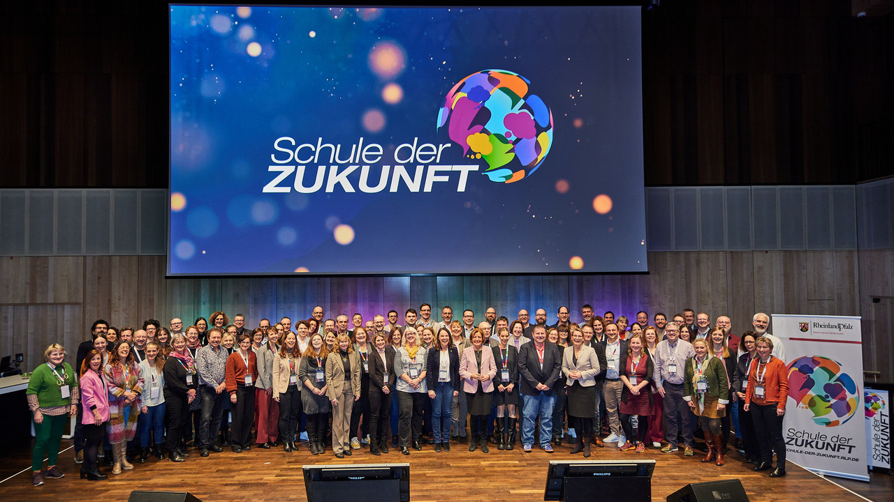 Rund 200 Vertreterinnen und Vertreter von Schulen kamen bei der jährlichen Fachtagung zusammen.