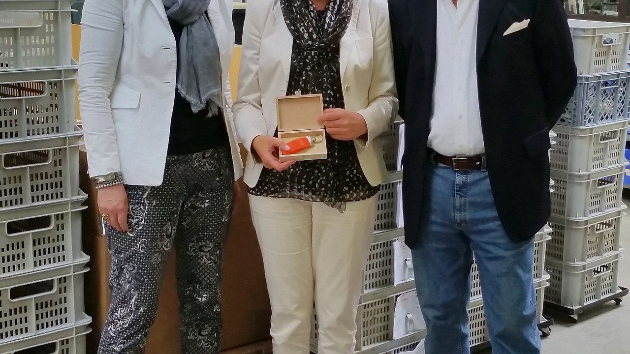 Ministerpräsidentin Malu Dreyer beim Unternehmensbesuch zusammen mit Geschäftsführerin Christine Brunk und Seniorchef Karl-Heinz Braun. Foto: Staatskanzlei RLP