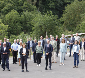 Kabinett mit allen Teilnehmenden an den Gesprächen über "Wald im Klimawandel"