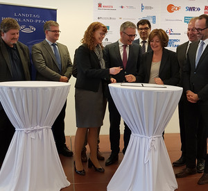 Die Unterzeichnung der Kooperationsvereinbarung fand im Landtag statt