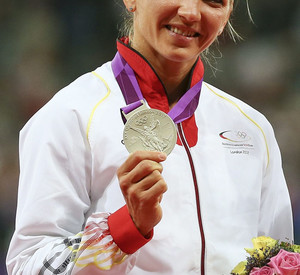 Siebenkämpferin Lilli Schwarzkopf mit der Silbermedaille;