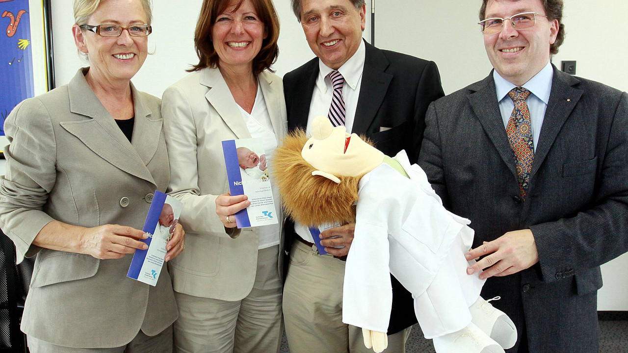 Malu Dreyer bei der Vorstellung des Flyers; Bild: Sämmer