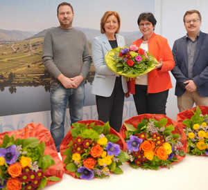 Ministerpräsidentin Malu Dreyer erhält Blumengruß zum Valentinstag