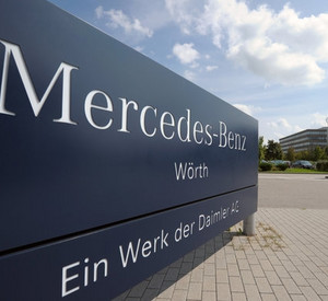 Eingang Mercedes Werk in Wörth; Bild: dlpa