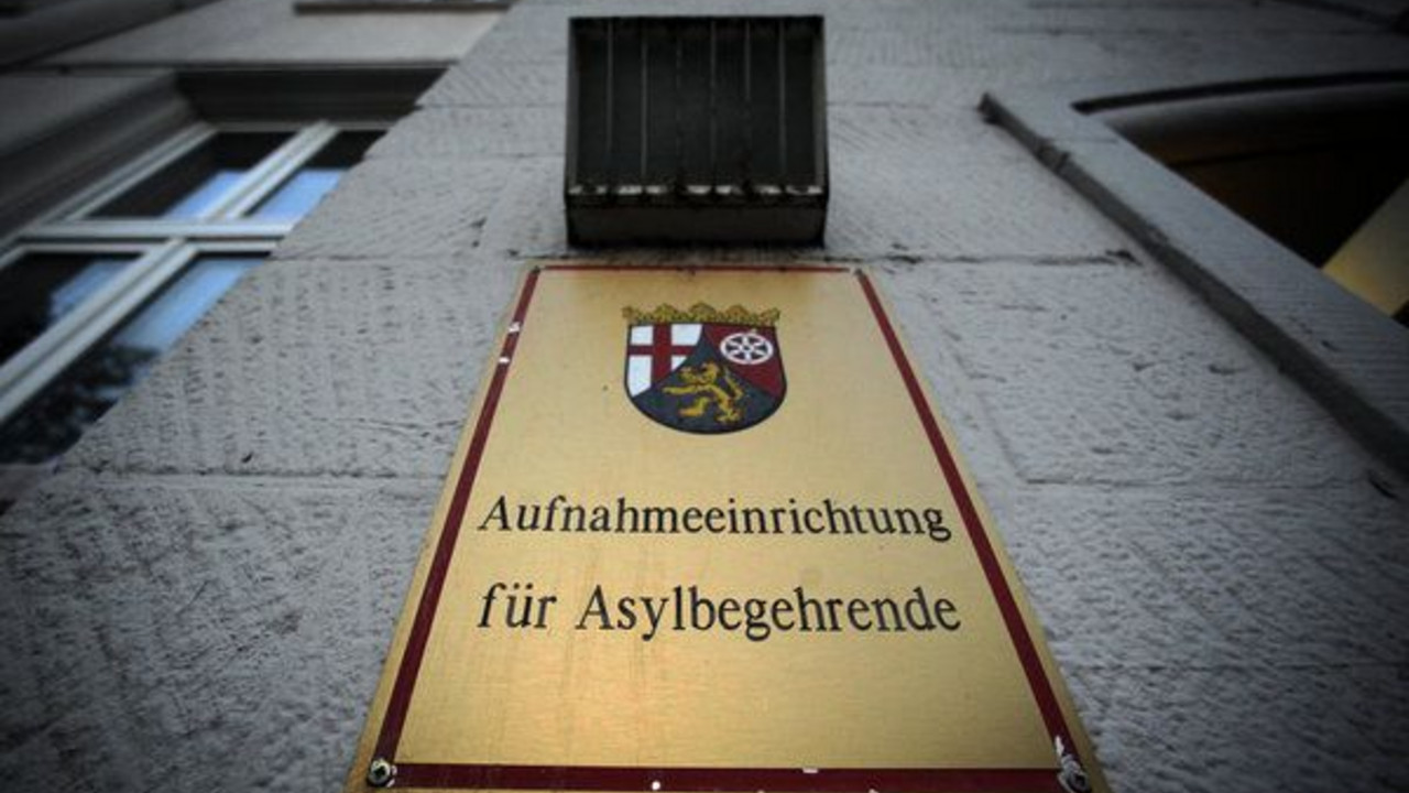 Die Plätze in den Erstaufnahmeeinrichtungen in Rheinland-Pfalz werden angesichts der steigenden Zahlen ausgebaut