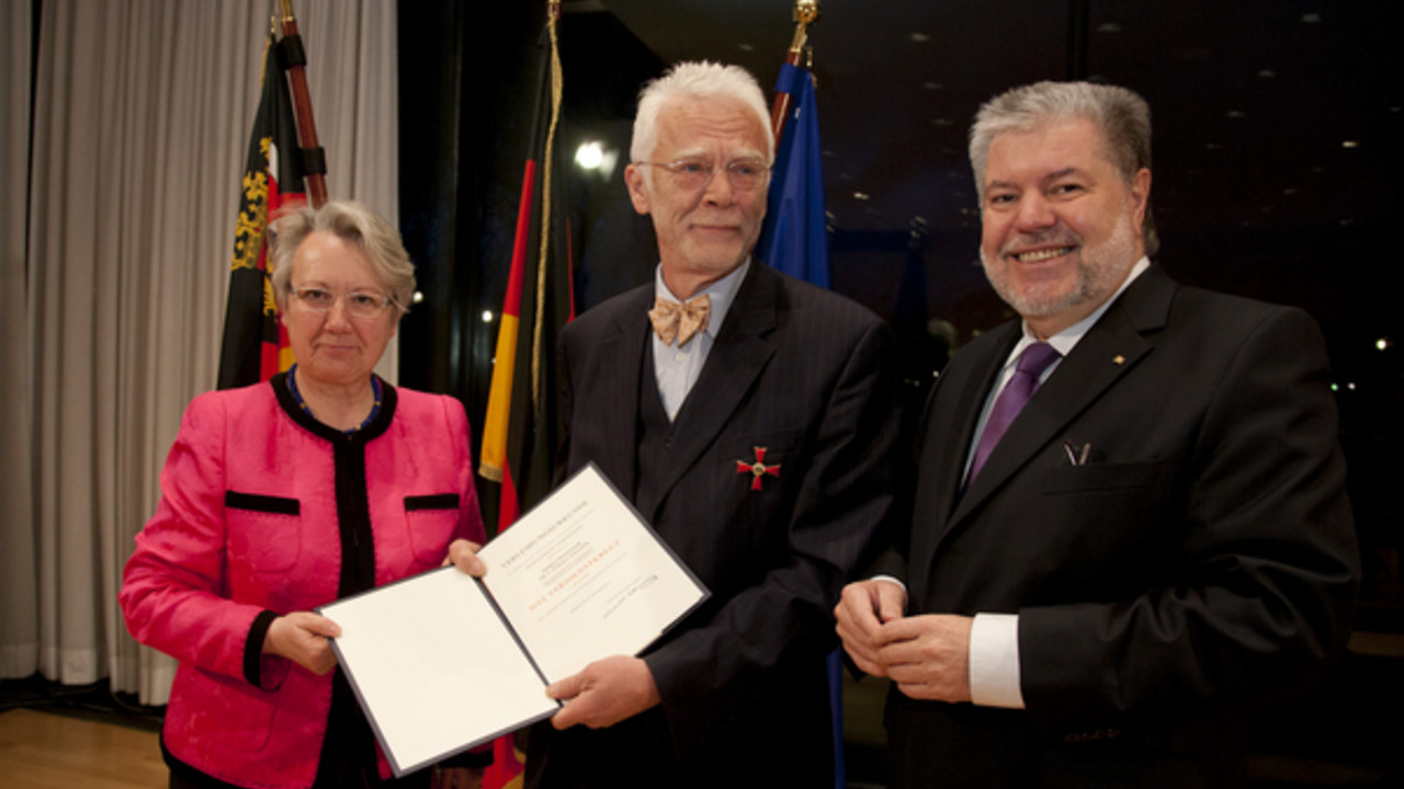 vlnr. Bundesbildungsministerin Anette Schavan, Bildungssenator Jürgen Zöllner und Ministerpräsident Kurt Beck; Bild: Staatskanzlei/Henning Schacht