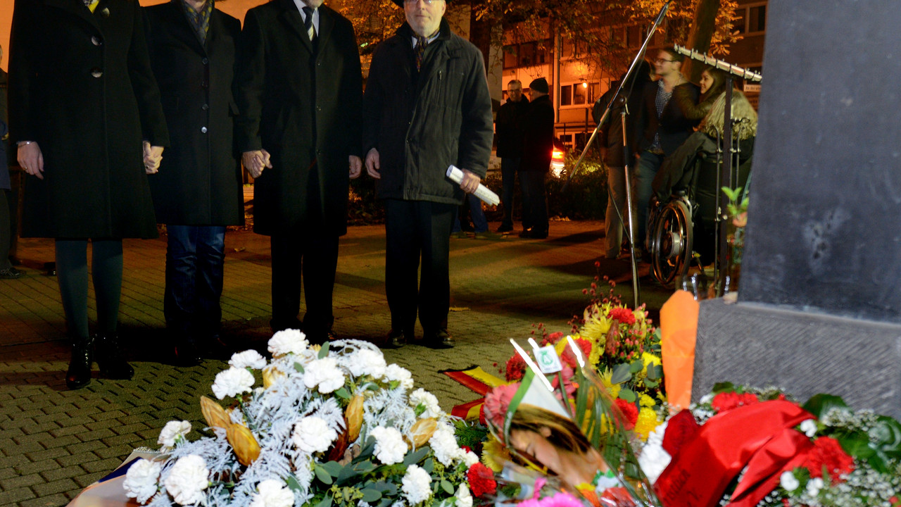Ministerpräsidentin Malu Dreyer bei der Gedenkveranstaltung in Trier an der Stelle statt, wo früher die alte Synagoge stand; Bild: Harald Tittel / © Staatskanzlei