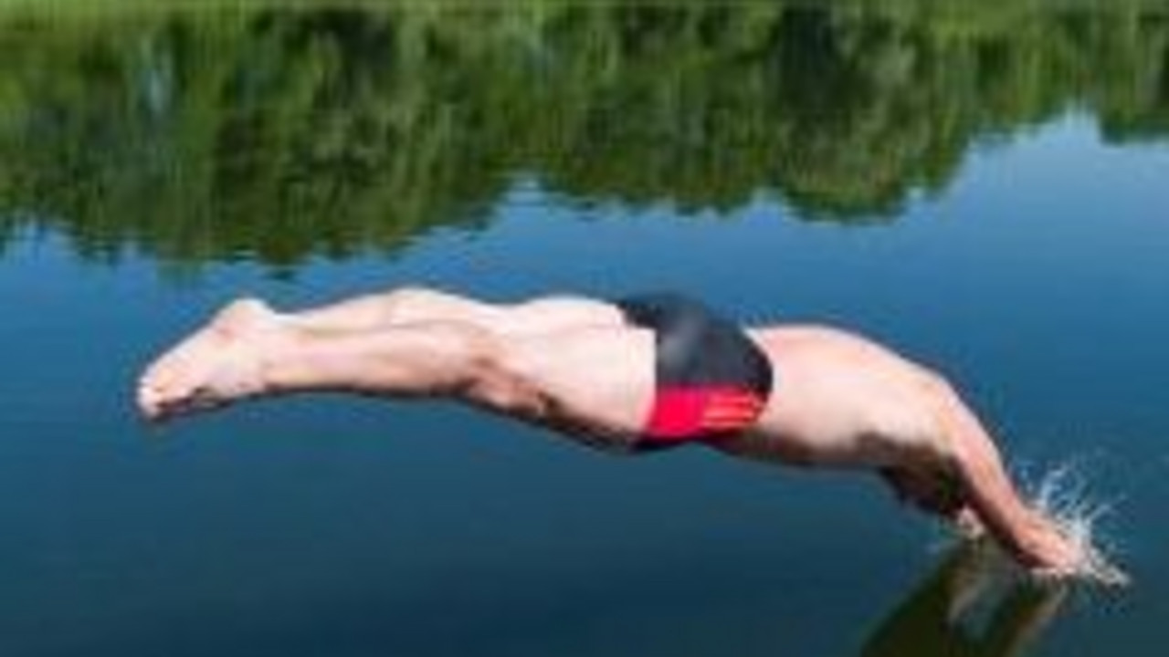 Kopfsprung in einen See; Bild: rlp-Archiv