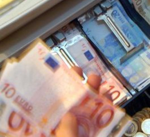 Die Manipulation von elektronischen Buchführungs- und Kassendaten will Finanzministerin Doris Ahnen erschweren; Bild: dpa