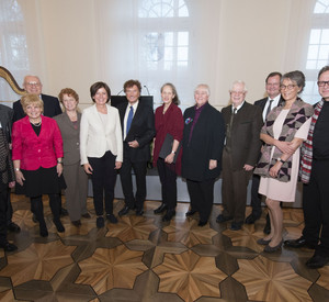 Die Ordensträgerinnen und Ordensträger 2014 mit der Ministerpräsidentin; Bild: Pulkowski / © Staatskanzlei