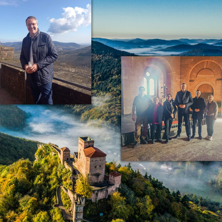 Ministerpräsident Alexander Schweitzer auf der Burg Trifels