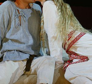Mathias Schlung und Susanne Bormann bei der Generalprobe zu den Nibelungen-Festspielen; Bild: dpa